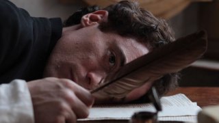 Il giovane favoloso: Elio Germano nei panni di Giacomo Leopardi nella prima immagine del film