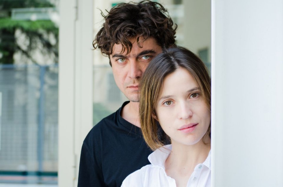 La prima luce: Riccardo Scamarcio e Daniela Ramirez nella prima immagine del film