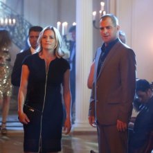 CSI: George Eads e Elisabeth Shue nell'episodio Consumed