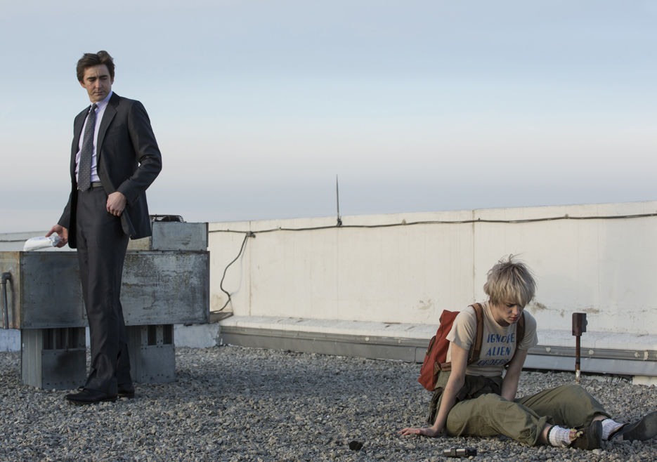 Halt and Catch Fire: Mackenzie Davis e Lee Pace nell'episodio Close to the Metal