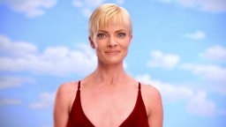 Trailer - Jennifer Falls - Dunk Tank