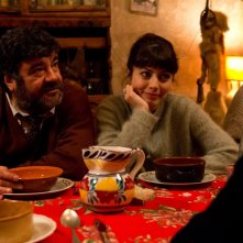 Francesco Pannofino con Alessandra Mastronardi in Ogni maledetto Natale