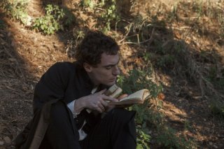 Il giovane favoloso: Elio Germano nei panni di Giacomo Leopardi in una scena del film
