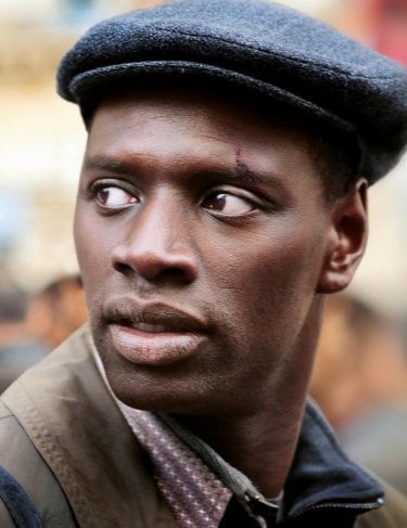 Un primo piano di Omar Sy, protagonista di Samba