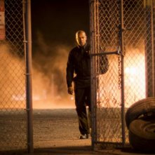 The Equalizer - Il vendicatore: Denzel Washington si avvicina a un cancello