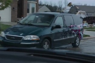 Trailer - Into the Storm