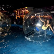 Babysitting: Alice David si diverte in una scena del film