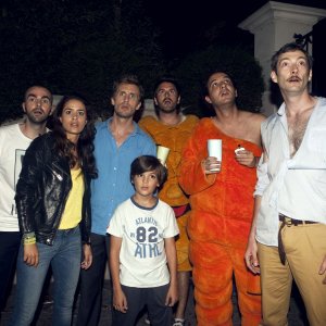 Babysitting: una scena di gruppo del film