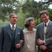 Magic in the Moonlight: Eileen Atkins tiene sottobraccio Simon McBurney e Colin Firth