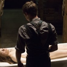 Penny Dreadful: Billie Piper e Harry Treadaway nell'episodio Grand Guignol