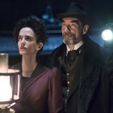 Penny Dreadful: Timothy Dalton con Eva Green nell'episodio Grand Guignol