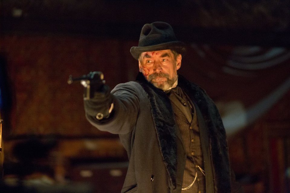 Penny Dreadful: Timothy Dalton nell'episodio Grand Guignol