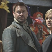 Defiance: Grant Bowler e Julie Benz nell'episodio In My Secret Life