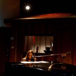 Muscle Shoals - Dove nascono le leggende: Alicia Keys in una scena del documentario
