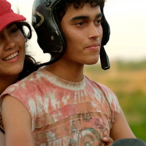 Carlos Humberto Hernandez con Myruam Gutierrez in una scena di Mateo