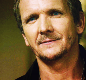 Supernatural: Sebastian Roché in una scena della serie