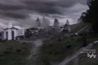 Featurette - Sharknado 2: The Second One