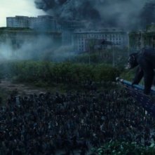 Apes Revolution - Il pianeta delle scimmie: una suggestiva scena del film