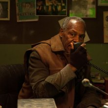 2047 - Sights of Death: Danny Glover in una scena del film