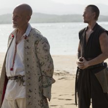 Crossbones: David Hoflin con John Malkovich nell'episodio Antoinette