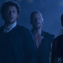 Crossbones: David Hoflin, Tracy Ifeachor e Richard Coyle nell'episodio Antoinette