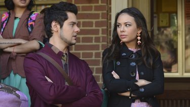 Pretty Little Liars: Janel Parrish e Brendan Robinson nell'episodio Miss Me x 100