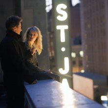 Birdman: Emma Stone con Edward Norton in una scena del film