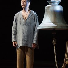 Brent Carver nei panni di Frate Lorenzo in una scena dello spettacolo teatrale