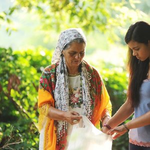 Io rom romantica: Claudia Ruza Djordjevic con Zema Hamidovic in una scena del film