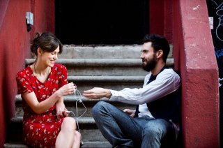 Begin Again - Tutto può cambiare: Keira Knightley e Adam Levin in una scena del film