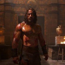 Hercules - Il Guerriero: il possente Dwayne Johnson è Hercules in una scena del film