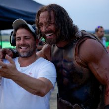 Brett Ratner con Dwayne Johnson sul set di Hercules - Il Guerriero