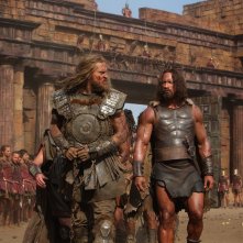 Tobias Santelmann e Dwayne Johnson in una scena di Hercules - Il Guerriero