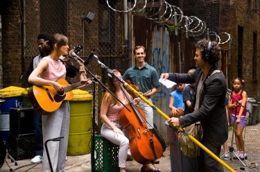 Begin Again - Tutto può cambiare: Keira Knightley e Mark Ruffalo improvvisano uno studio di registrazione per la strada