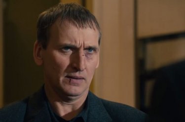 The Leftovers: Christopher Eccleston nell'episodio Two Boats and a Helicopter