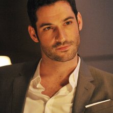 Rush: Tom Ellis nel pilot della serie