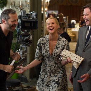 Un disastro di ragazza: Judd Apatow, Amy Schumer e Bill Hader se la ridono sul set