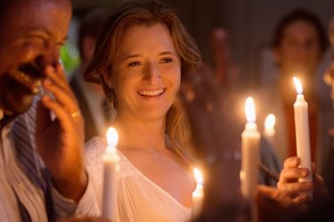 Extant: Grace Gummer nell'episodio Wish You Were Here