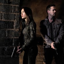 Nikita: Maggie Q e Shane West nell'episodio Sideswipe