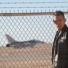 Good Kill: Ethan Hawke vicino alla pista di atterraggio degli aerei militari