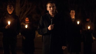 The Leftovers: Christopher Eccleston nell'episodio Gladys