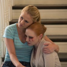 True Blood: Anna Paquin e Deborah Ann Woll nell'episodio Karma