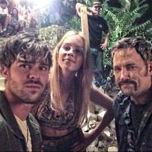 Aquarius: Claire Holt e Grey Damon sul set notturno