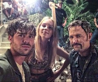 Aquarius: Claire Holt e Grey Damon sul set notturno