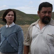 The Bridge: Franka Potente e Alejandro Patino nell'episodio The Acorn