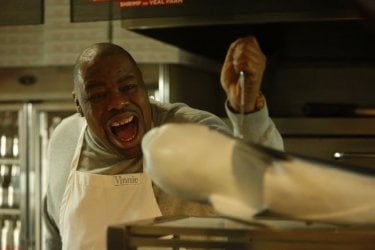 Sharknado 2: Biz Markie in una scena