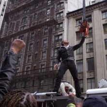 Sharknado 2: Ian Ziering in una scena del film TV SyFy