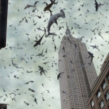 Sharknado 2: pioggia di squali in una scena del film SyFy