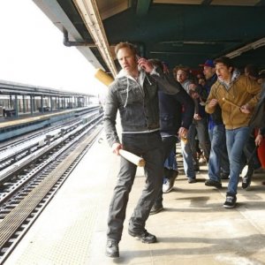 Sharknado 2: Vivica A. Fox, Ian Ziering e Dante Palminteri in una scena