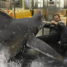 Sharknado 2: The Second One - Ian Ziering combatte gli squali in metropolitana